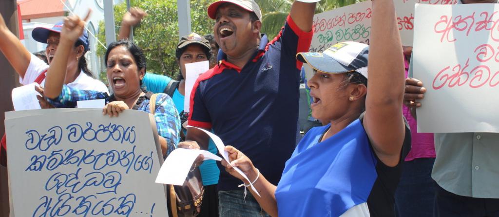Sri Lankan workers with the union FTZ&GSEU protest for the right to strike