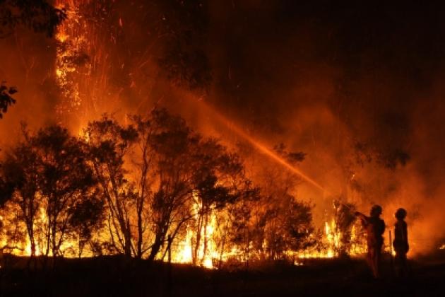 Forest fire blaze in New South Wales, Australia. Photo: Quarrie Photography | Jeff Walsh | Cass Hodge (CC BY-NC-ND 2.0)