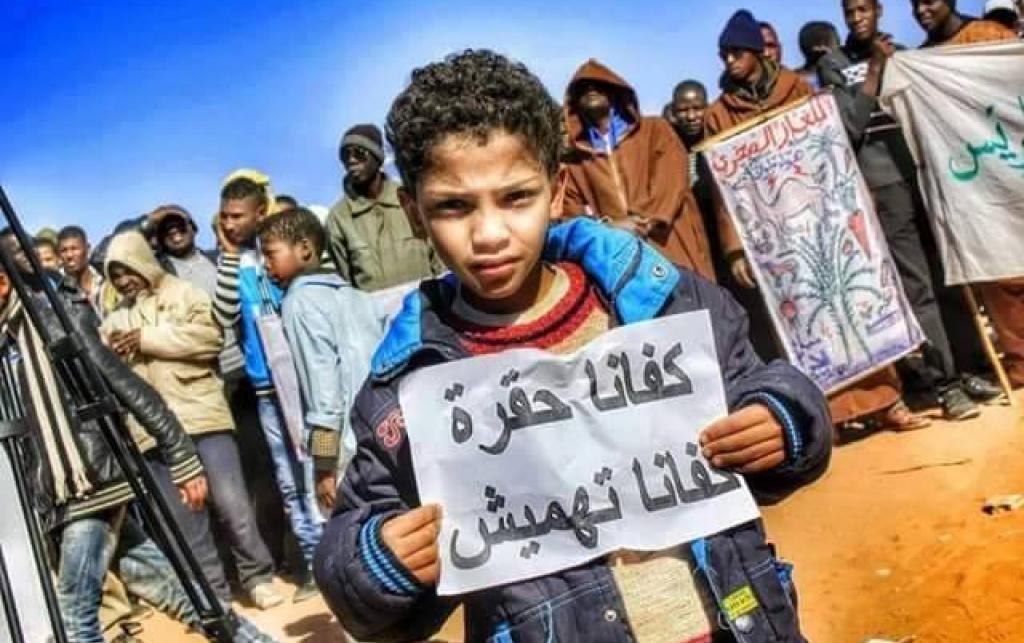Picture of an anti-fracking protest in Ouargla, February 2015. The sheet of paper held by the boy says: “Enough Contempt, Enough Marginalisation”. Credit: BBOY Lee.