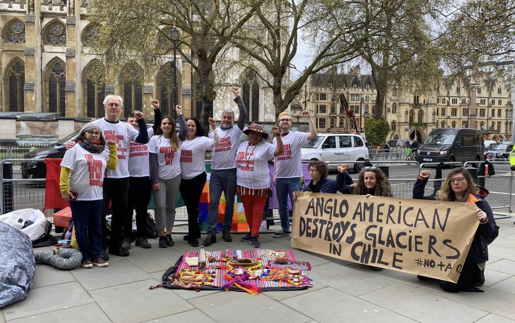 War on Want alongside Latin American land defenders and London Mining network outside Anglo American's 2023 Annual General Meeting in London.